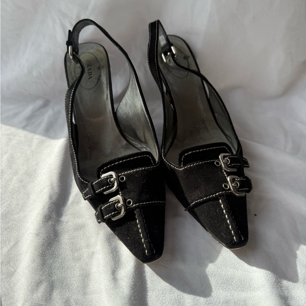 VINTAGE PRADA POINTED TOE KITTEN HEELS WITH SILVER BUCKEL DETAILING